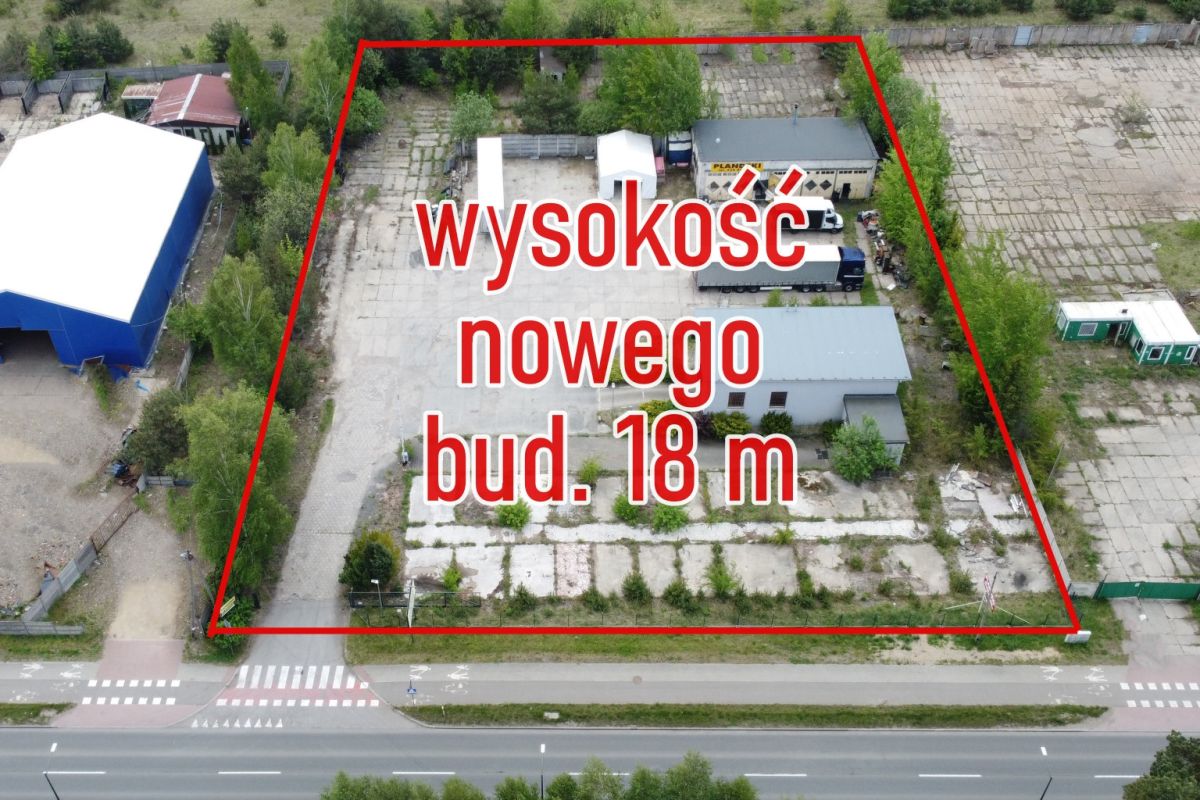 Aerial view of a fenced lot with a red outline and several buildings inside; large Polish text states 'wysokość nowego bud. 18 m' indicating the new building height of 18 m.