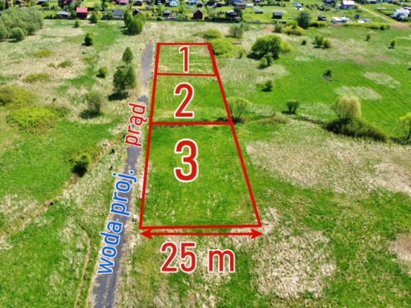 Aerial view of a red-outlined land plot divided into three parcels (1–3) with 25 m frontage along a road.