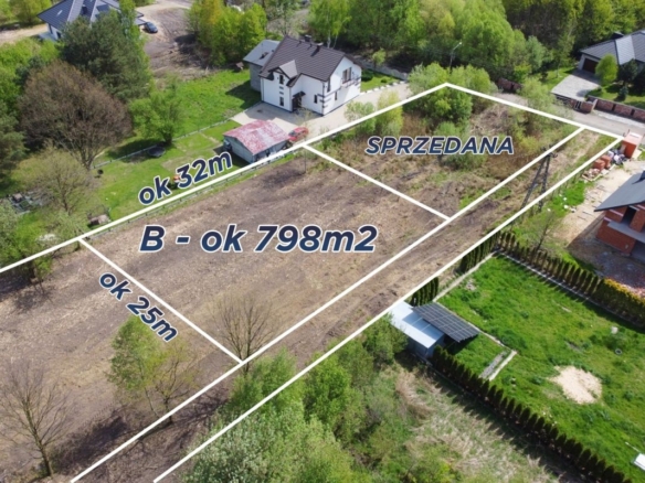 Aerial view of a land plot with white boundary lines showing a large B plot (~798 m2) and two smaller sections labeled 32 m and 25 m, one area marked SPRZEDANA (sold).